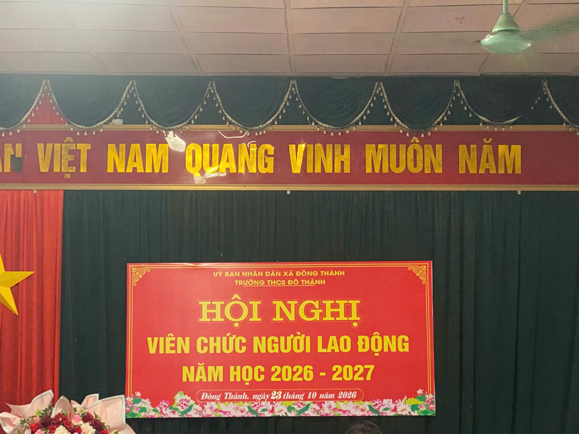 TRƯỜNG THCS ĐÔ THÀNH TỔ CHỨC HỘI NGHỊ VIÊN CHỨC, NGƯỜI LAO ĐỘNG NĂM HỌC 2026–2027.